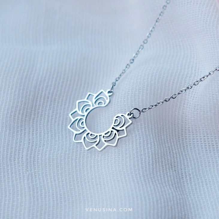 Collar Mandala silver